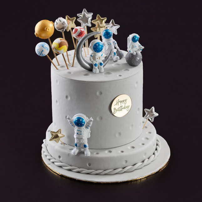 Astronaut birthday cake